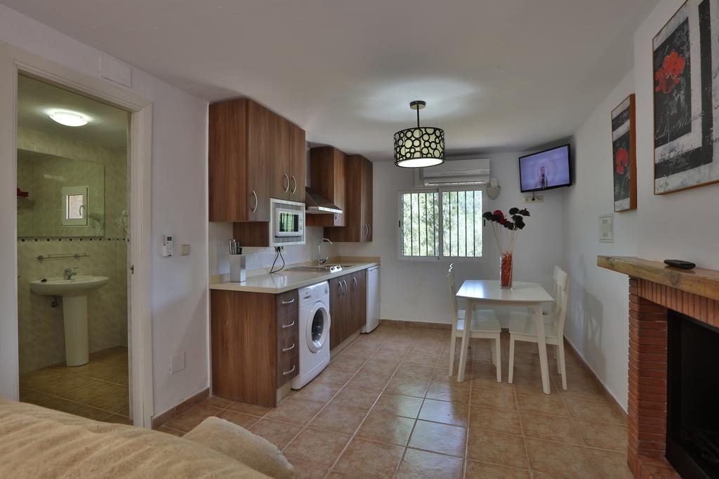 Apartamentos El Madronal Coto Rios Exterior photo