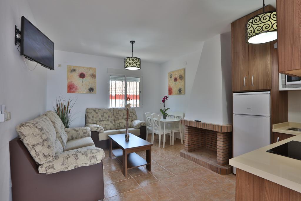 Apartamentos El Madronal Coto Rios Exterior photo