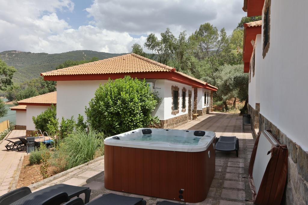 Apartamentos El Madronal Coto Rios Exterior photo